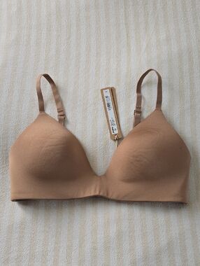 SKIMS Wireless Form T-Shirt Bra Size:32B Sienna